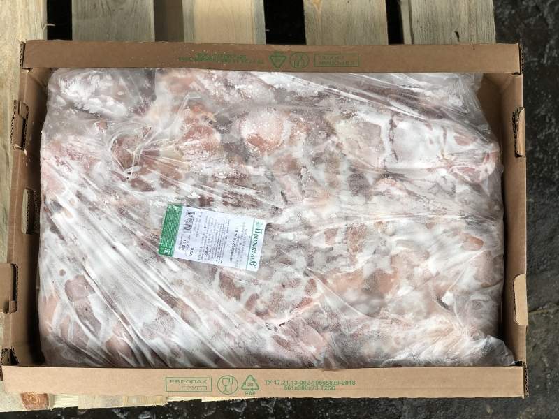 Замороженное филе куриное из красного мяса «Приосколье» купить оптом в Москве по ценам производителя