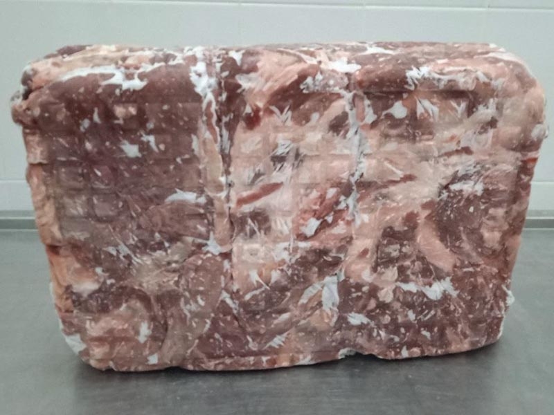 Замороженное мясо говядины ГОСТ 54704-2011 б/к (бескостной) купить оптом по ценам производителя