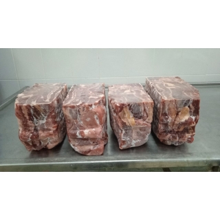 Замороженное мясо говядины ГОСТ 54704-2011 б/к (бескостной) купить оптом по ценам производителя