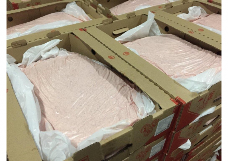 Замороженный фарш куриный «ЯСНЫЕ ЗОРИ» купить оптом в Москве по цене производителя «БЕЛГРАНКОРМ»