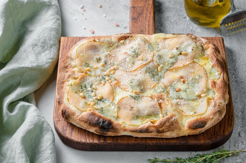 Замороженная Римская пицца «Груша Горганзола» от производителя «Novikov Group» купить оптом, цена