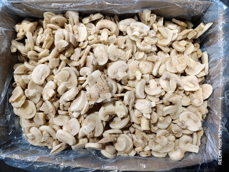 Грибы шампиньоны замороженные купить мелким и крупным оптом дёшево по низкой цене производителя